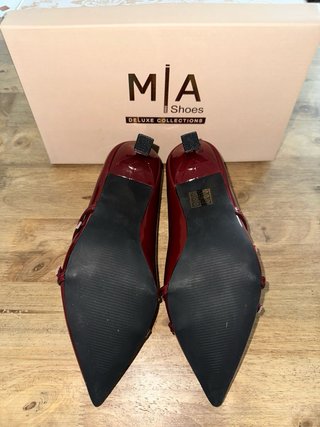 Zapatos charol rojos MIA Shoes talla 38