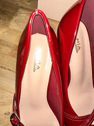 Zapatos charol rojos MIA Shoes talla 38