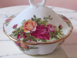 Azucarero Royal Albert Old Country Roses