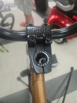 Bicicleta BMX con extras