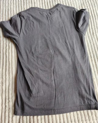Camiseta FK OFFICIAL gris con estampado