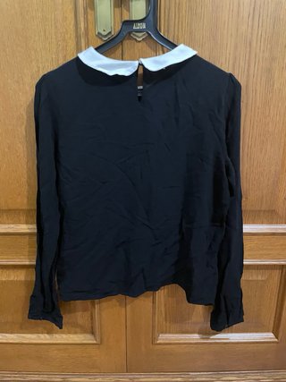 Blusa negra Zara cuello Peter Pan