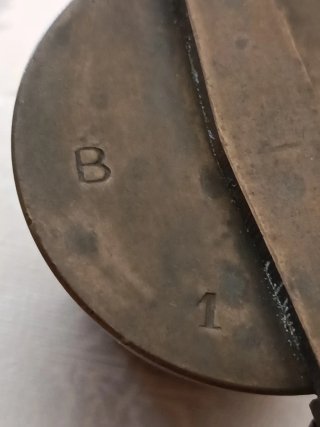 Pila de vasos ponderales con marcas