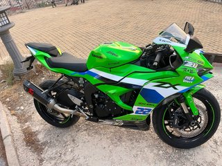 Kawasaki ZX6R Sportbike Verde