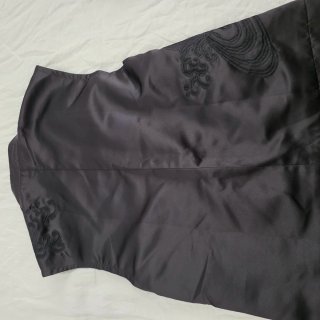 Chaleco estilo oriental bordado negro