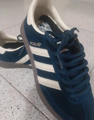 Zapatillas Adidas Azul y Blanco