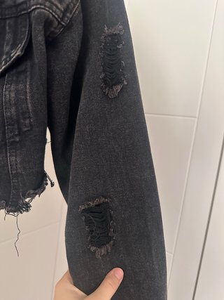 Cazadora vaquera corta negra