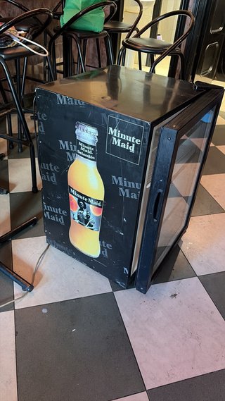 Nevera expositora Minute Maid
