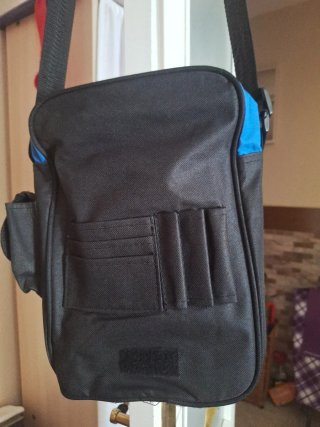 Bolso bandolera SUNTIGAS negro y azul
