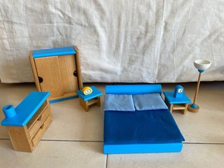Muñecos Goki de Madera y muebles
