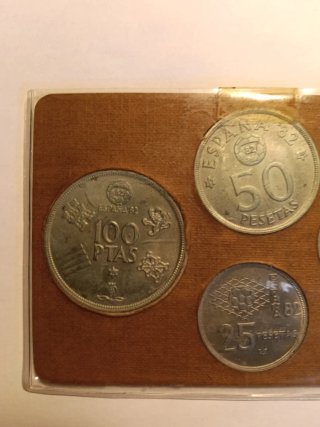 Cartera numismática mundial 82