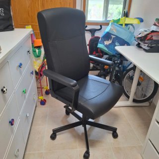 Silla giratoria Ikea Millberget ruedas