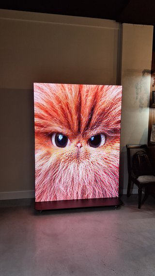 Totem Pantalla LED Digital Interior