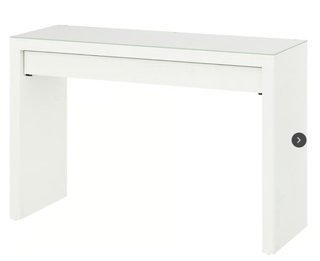 Tocador Ikea con espejo y luces