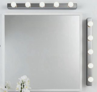 Tocador Ikea con espejo y luces
