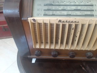 Radio Antigua Marconi Marrón y Beige