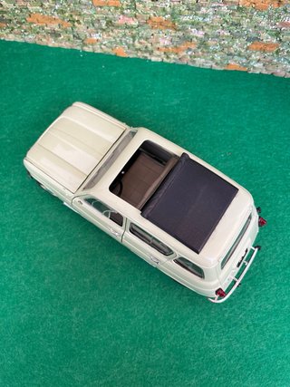 Renault 4 1964 – Escala 1:18 Solido
