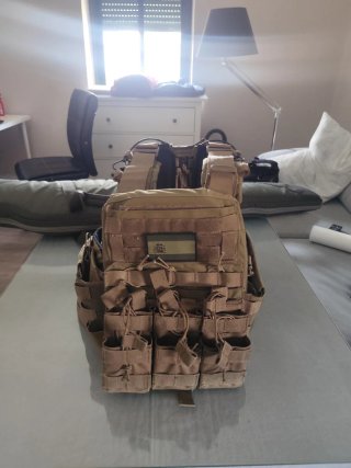 Chaleco Táctico Conquer APC full set con pouch M4