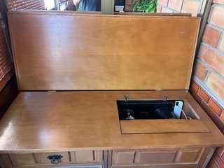 Mueble Singer Máquina de Coser