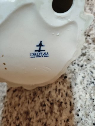 Figura de porcelana mujer vestida