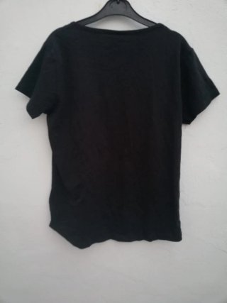 Camiseta Leone Talla M con Letra L Roja