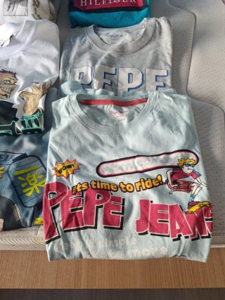 Lote Ropa Chico: Zapatillas y Camisetas