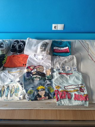 Lote Ropa Chico: Zapatillas y Camisetas