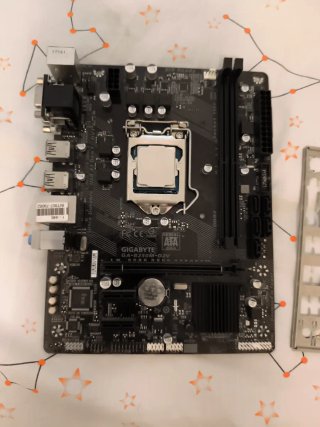 Placa Base GA-B250M-D2V + I7 7700k