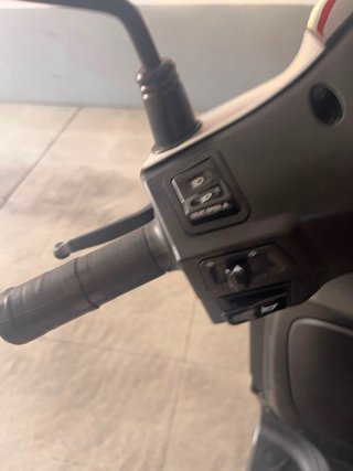 Peugeot Tweet 125cc Plata