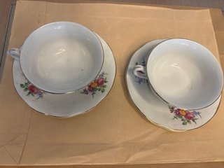 Dos Tazas La Cartuja con Platillos