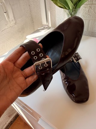 Ballerine Zara rosso-bordeaux con fibbia