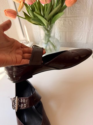 Ballerine Zara rosso-bordeaux con fibbia