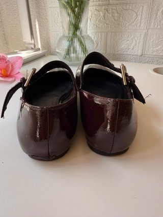 Ballerine Zara rosso-bordeaux con fibbia