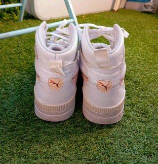 Zapatillas Puma Blancas y Rosas