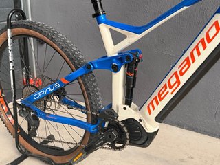 Bici eléctrica Megamo CRAVE. Con 1750km