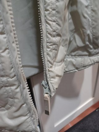Chaqueta acolchada mujer beige