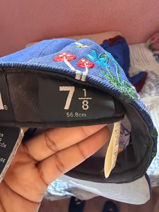 Gorra New Era Bordada Flores y Pájaro