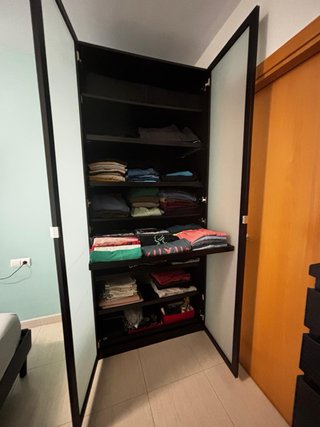 Armario IKEA puertas cristal, baldas correderas