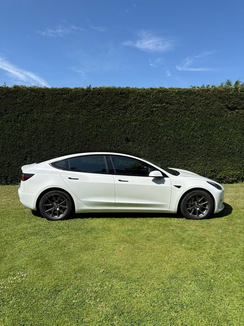 Tesla Model 3 2022 - foto 1