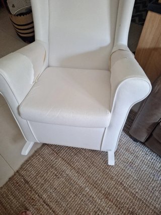Sillón balancín blanco, casa Nuvol