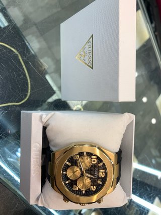 Reloj Guess Dorado y Negro