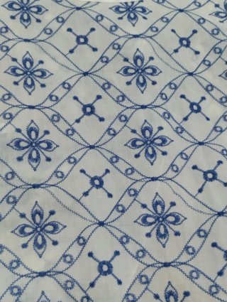 Blusa bordada azul y blanca Talla XS