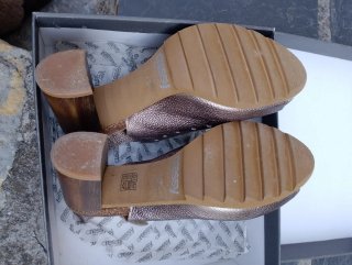 Sandalias tacón Cressy piel perforada