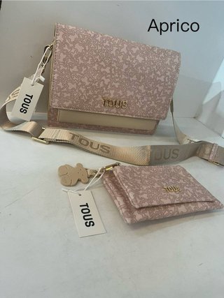 Conjunto várias cores disponíveis.