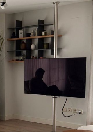 Soporte de TV de pie metálico