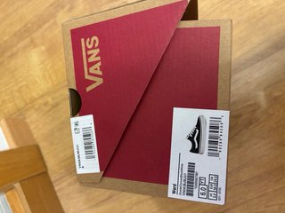 Zapatillas Vans Negras y Blancas Nuevas
