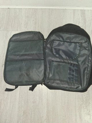Mochila MEDD negra 10 bolsillos.