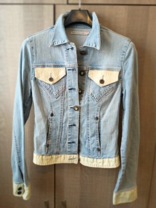 Chaqueta vaquera customizada We Can Do It!