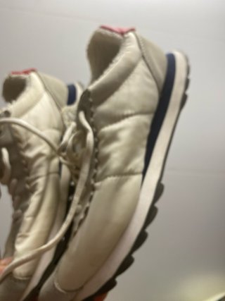Deportivas Y Lola Beige y Blanco