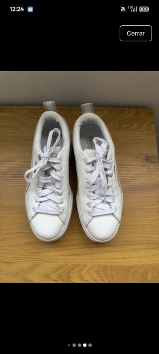 Zapatillas Puma Blancas y Beige